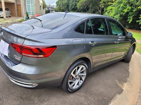 VOLKSWAGEN VIRTUS 1.0 200 TSI HIGHLINE AUTOMÁTICO